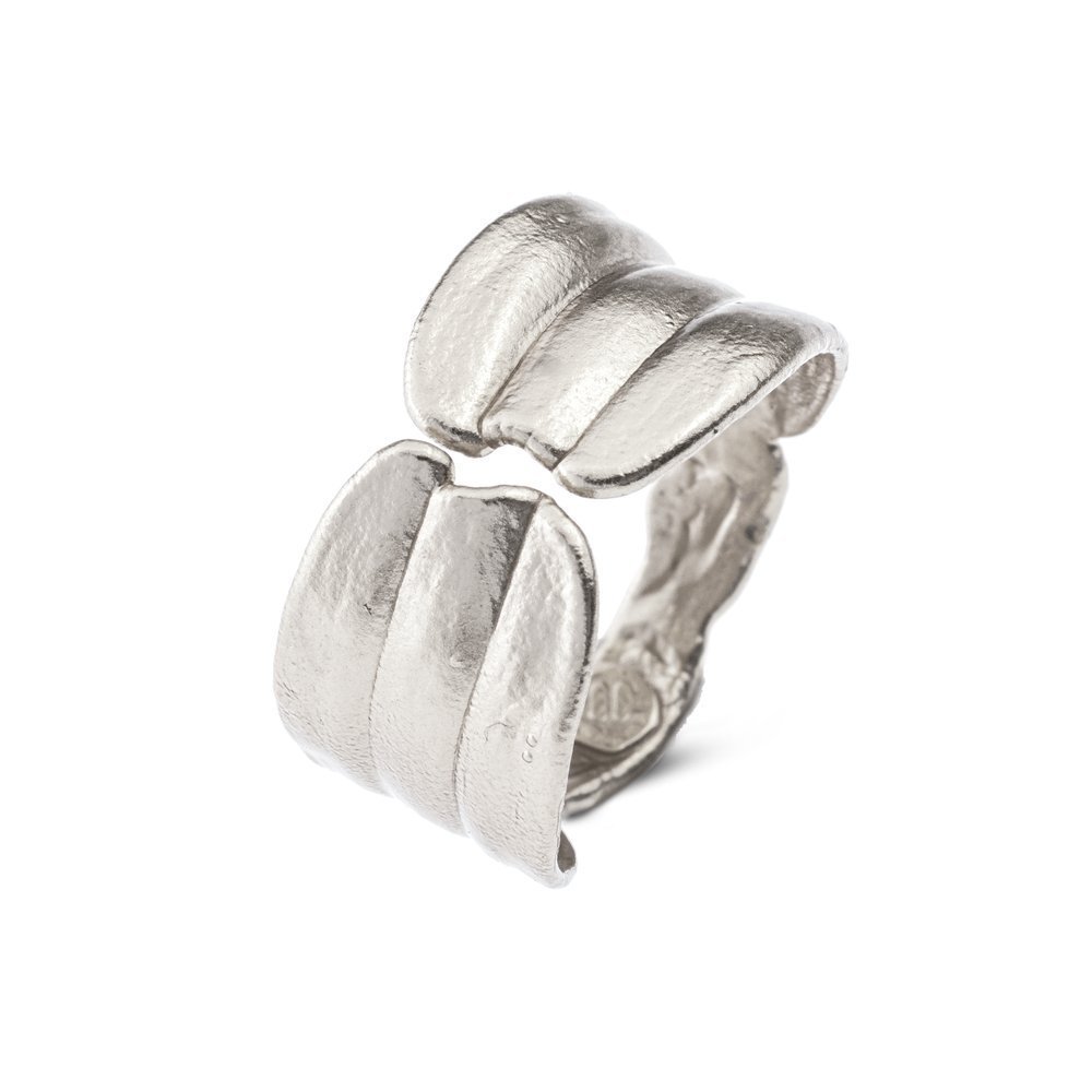 Nostalgia Daisy Ring geometric, with wide base, Sterling silver  