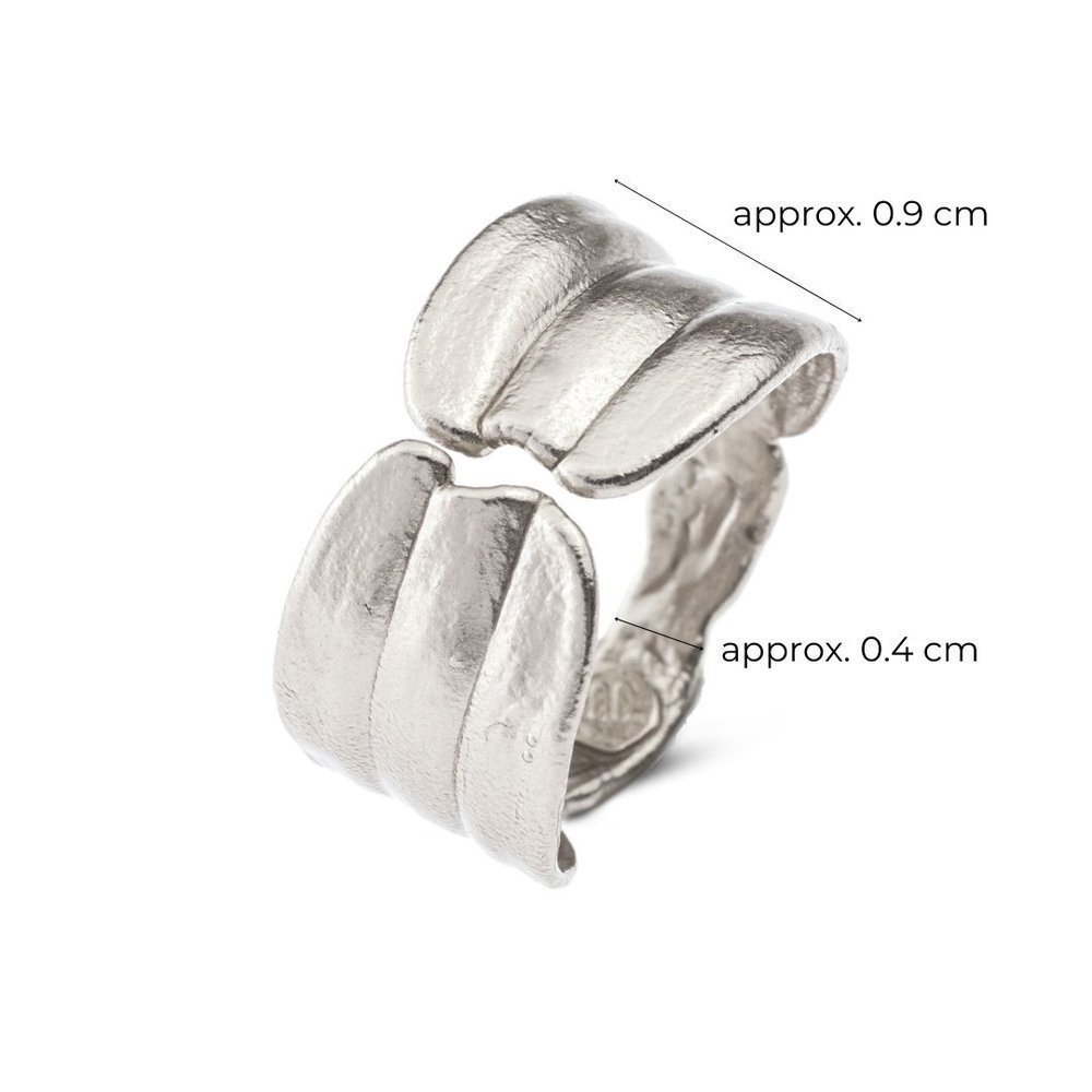 Nostalgia Daisy Ring geometric, with wide base, Sterling silver  