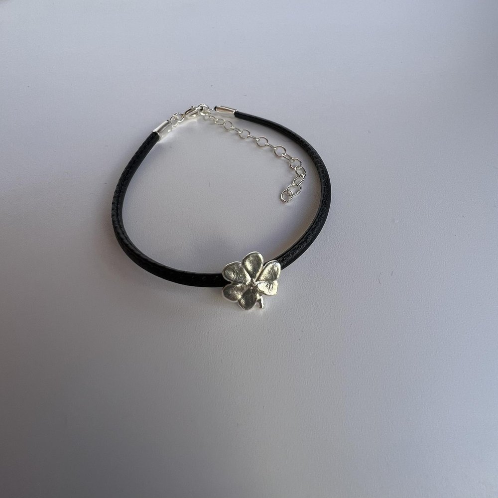 Eva Trefoil Bracelet  leather, Sterling silver  