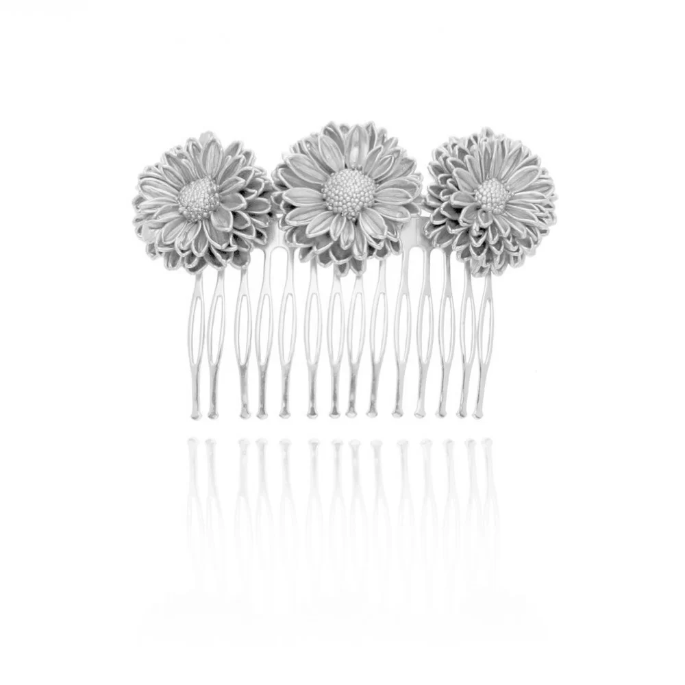 Thallo Myrto Chrysanthemum Hair Accessory
